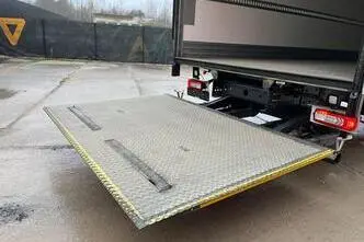 Volvo FL 210 4x2, 158 kW, diisel, automaat