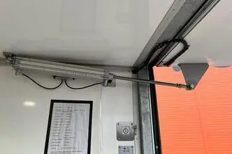 Volvo FL 210 4x2, 158 kW, diisel, automaat