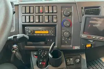 Volvo FL 210 4x2, 158 kW, diisel, automaat