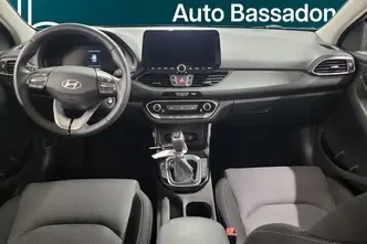 Hyundai i30, 1.5, 70 kW, bensiin, manuaal, esivedu