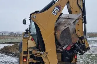 Caterpillar 444, 82 kW