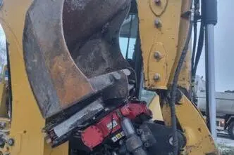 Caterpillar 444, 82 kW