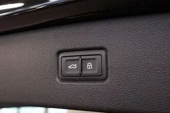 Audi SQ7, 4.0, 373 kW, petrol, automatic, four-wheel drive