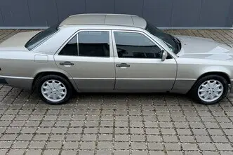 Mercedes-Benz 230, 2.3, 97 kW, bensiin, manuaal, tagavedu