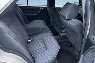 Mercedes-Benz 230, 2.3, 97 kW, bensiin, manuaal, tagavedu