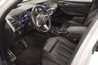 BMW X3, bensiin, automaat, esivedu