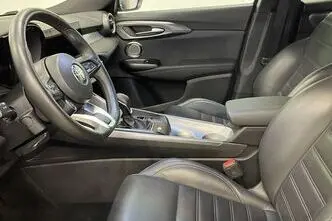 Alfa Romeo Tonale, 1.5, 117.4 kW, гибрид, механическая, передний привод