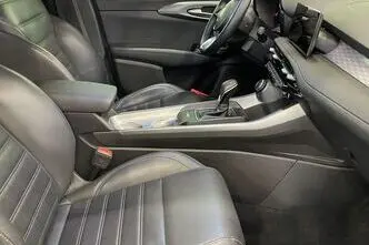 Alfa Romeo Tonale, 1.5, 117.4 kW, гибрид, механическая, передний привод