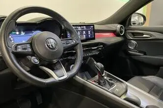 Alfa Romeo Tonale, 1.5, 117.4 kW, гибрид, механическая, передний привод