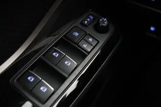 Toyota C-HR, 1.8, 72 kW, hübriid, automaat, esivedu