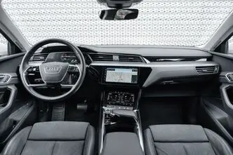 Audi e-tron, 300 kW, elekter, automaat, nelikvedu