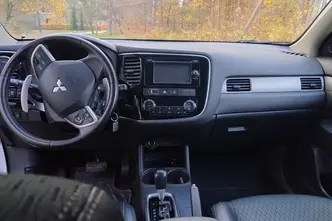 Mitsubishi Outlander, 2.0, 110 kW, petrol, automatic, four-wheel drive