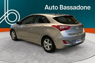 Hyundai i30, 1.4, 74 kW, бензин, механическая, передний привод