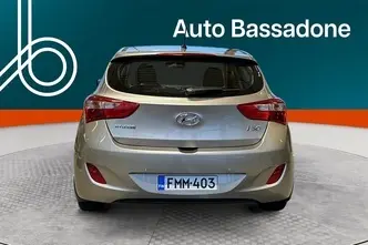 Hyundai i30, 1.4, 74 kW, бензин, механическая, передний привод