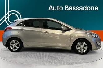 Hyundai i30, 1.4, 74 kW, бензин, механическая, передний привод