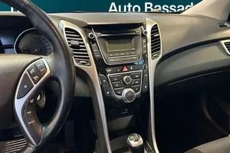 Hyundai i30, 1.4, 74 kW, бензин, механическая, передний привод