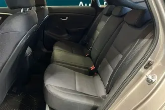Hyundai i30, 1.4, 74 kW, бензин, механическая, передний привод