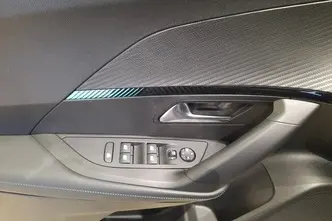 Peugeot 2008, 1.2, 96 kW, bensiin, automaat, esivedu