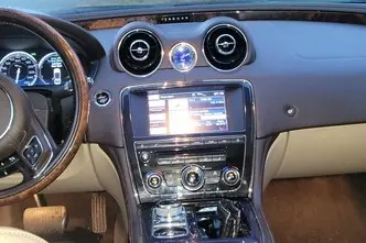 Jaguar XJ, 3.0, 202 kW, дизель, автомат, задний привод