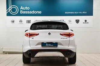Alfa Romeo Stelvio, 2.0, 206 kW, бензин, автомат, полный привод
