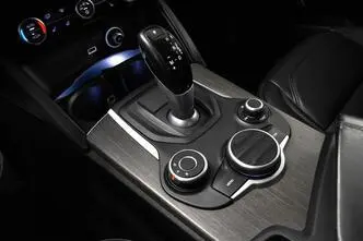 Alfa Romeo Stelvio, 2.0, 206 kW, бензин, автомат, полный привод