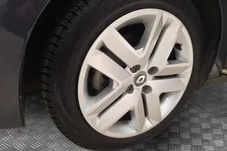 Renault Clio, 1.6, 67 kW, гибрид, автомат, передний привод