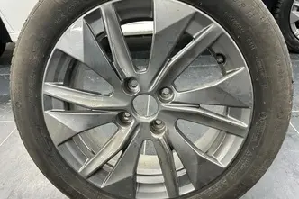 Peugeot 208, elekter, automaat, esivedu