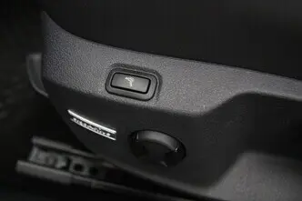 Volkswagen Golf, 1.2, 77 kW, bensiin, automaat, esivedu