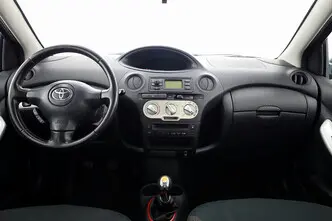 Toyota Yaris, 1.3, 64 kW, бензин, механическая, передний привод