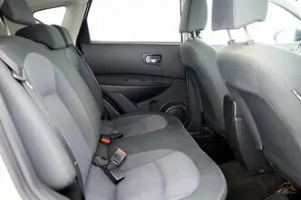 Nissan Qashqai, 2.0, 104 kW, бензин, автомат, передний привод