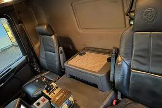 Scania P410, 302 kW, diisel, automaat