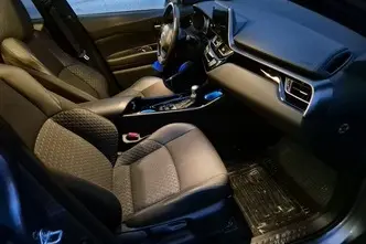 Toyota C-HR, 1.8, 72 kW, hübriid, automaat, esivedu