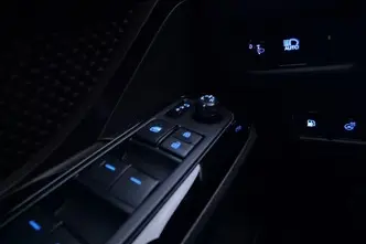 Toyota C-HR, 1.8, 72 kW, hübriid, automaat, esivedu