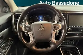 Mitsubishi Outlander, 2.4, 99 kW, plug-in hybrid, automatic, four-wheel drive