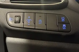 Hyundai i30, 1.5, 71 kW, petrol, manual, front-wheel drive