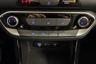 Hyundai i30, 1.5, 71 kW, petrol, manual, front-wheel drive