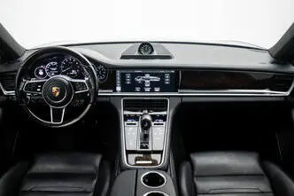 Porsche Panamera, 3.0, 340 kW, automatic, four-wheel drive