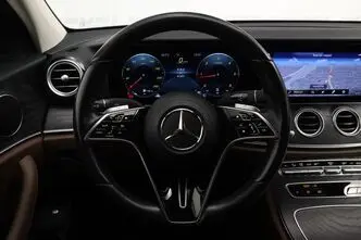 Mercedes-Benz E 220, 2.0, 143 kW, diesel, automatic, four-wheel drive