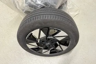 Hyundai Kona, 1.6, 104 kW, hybrid, automatic, front-wheel drive