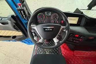 MAN TGX 35.480 8x4*4, 12.4, 353 kW, diisel, automaat, tagavedu