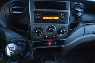 Iveco Daily, 93 kW, dyzelinas, mechaninė, galiniai varomieji ratai