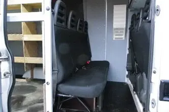 Iveco Daily, 93 kW, dyzelinas, mechaninė, galiniai varomieji ratai