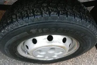 Iveco Daily, 93 kW, dyzelinas, mechaninė, galiniai varomieji ratai