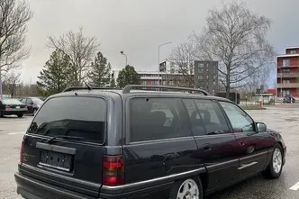 Opel Omega, 2.6, 110 kW, petrol, automatic, rear-wheel drive