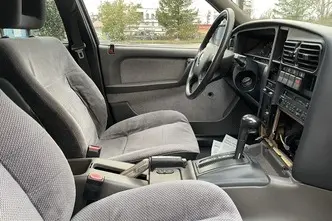 Opel Omega, 2.6, 110 kW, petrol, automatic, rear-wheel drive