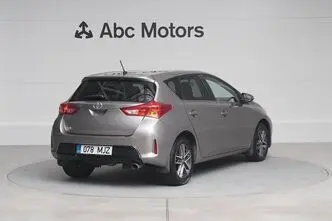 Toyota Auris, 1.6, 97 kW, bensiin, automaat, esivedu