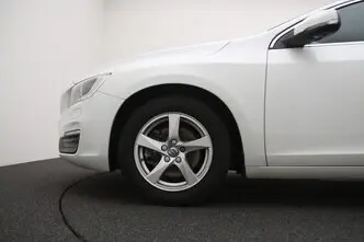 Volvo V60, 2.0, 110 kW, diesel, manual, front-wheel drive