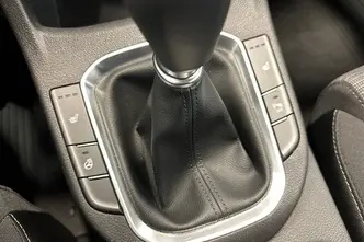 Hyundai i30, 1.5, 80 kW, petrol, manual, front-wheel drive