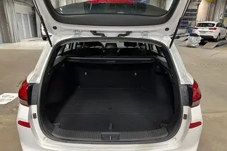 Hyundai i30, 1.5, 80 kW, petrol, manual, front-wheel drive