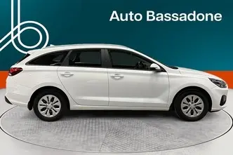 Hyundai i30, 1.5, 80 kW, petrol, manual, front-wheel drive